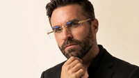 Valdiere Blue – detalle montura acetato negro